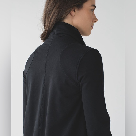VGUC Lululemon That’s a Wrap Jacket, Size 4, Black - Picture 3 of 8